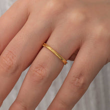 Laden Sie das Bild in den Galerie-Viewer, Ajda Ring 925 SILBER