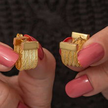 Laden Sie das Bild in den Galerie-Viewer, Trbzn Hasir Ohrringe Model 2