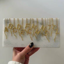 Laden Sie das Bild in den Galerie-Viewer, ALYA Buchstaben Kette Variante 2