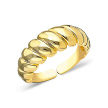 Laden Sie das Bild in den Galerie-Viewer, Bomb Ring